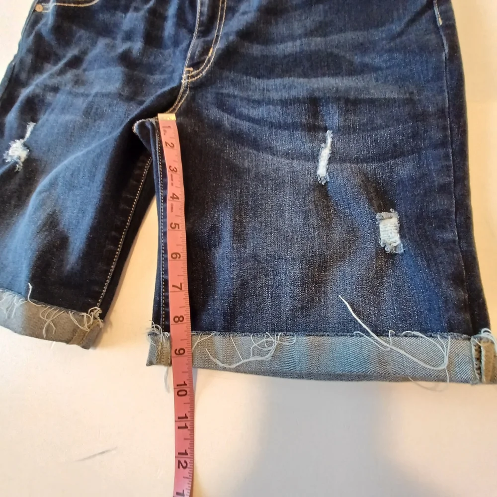KanCan Cuffed Bermuda Mid Rise Jean Shorts Women's Sz 31